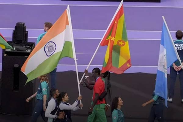 manu-bhaker-pr-sreejesh-flagbearers