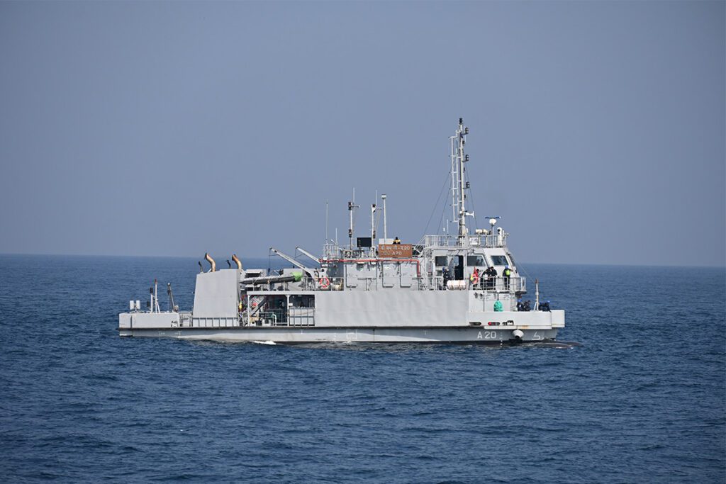 indigenous-diving-support-craft-DSC-A20